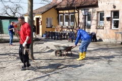 1703_ARBDIENST BIERGARTENPFLEGE (6 von 12)